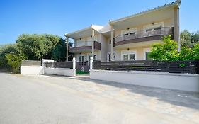 Nefeli Fresh Guesthouses By Del Mare